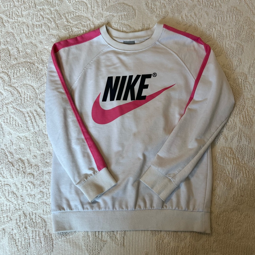 🌸VINTAGE NIKE CREWNECK🩷